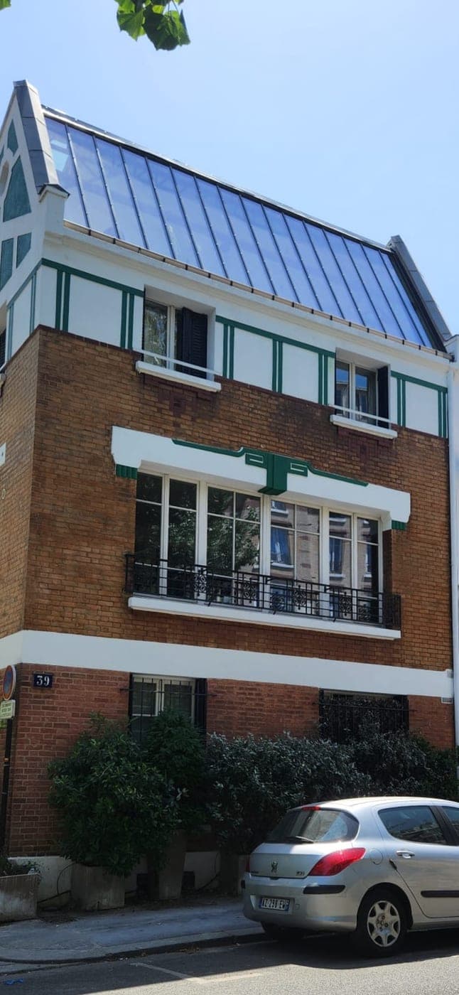 Façade d'appartement avec verre anti-UV
