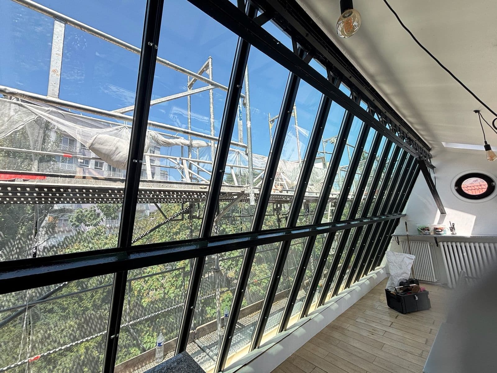 Façade d'appartement avec verre anti-UV