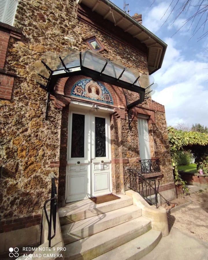 Marquise d'entrée en rotonde